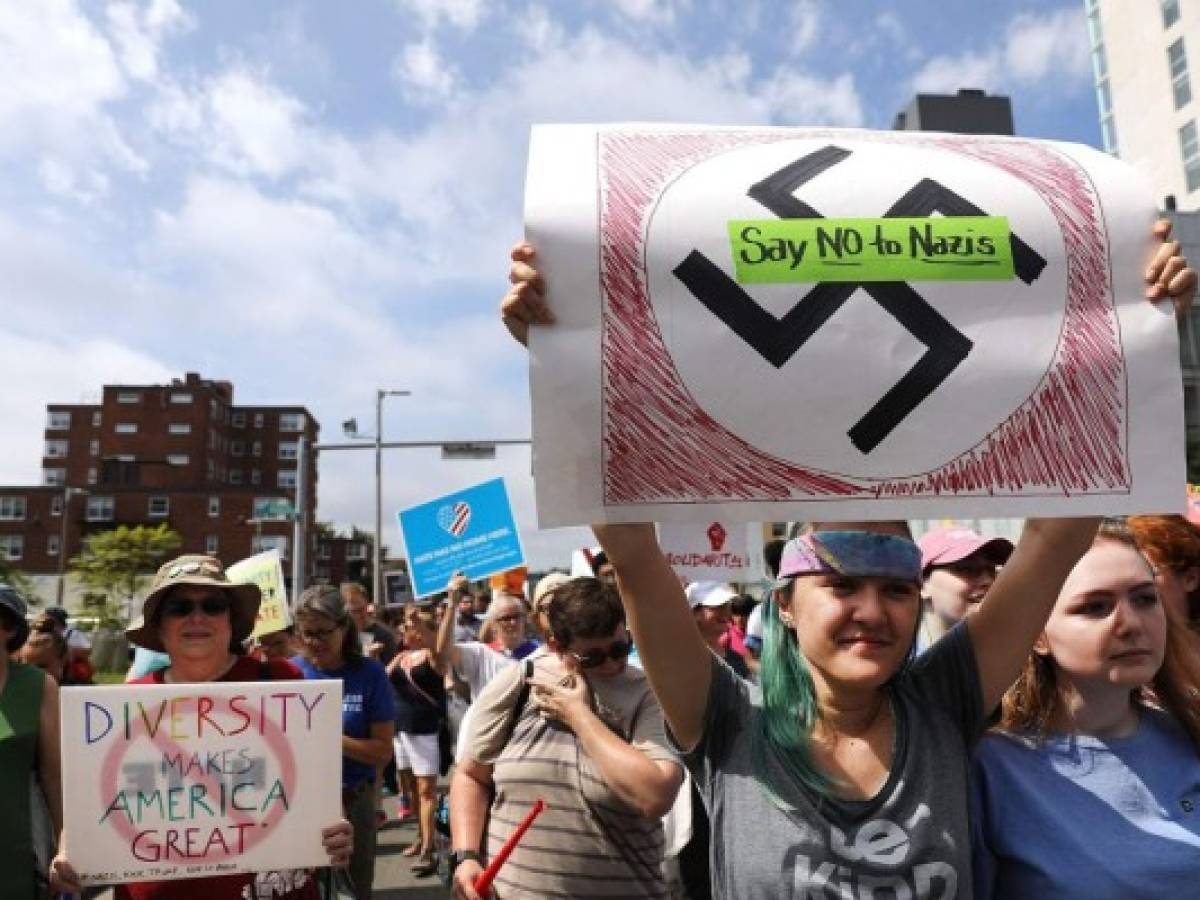 Gran manifestación antiracista en Boston un semana después de Charlottesville