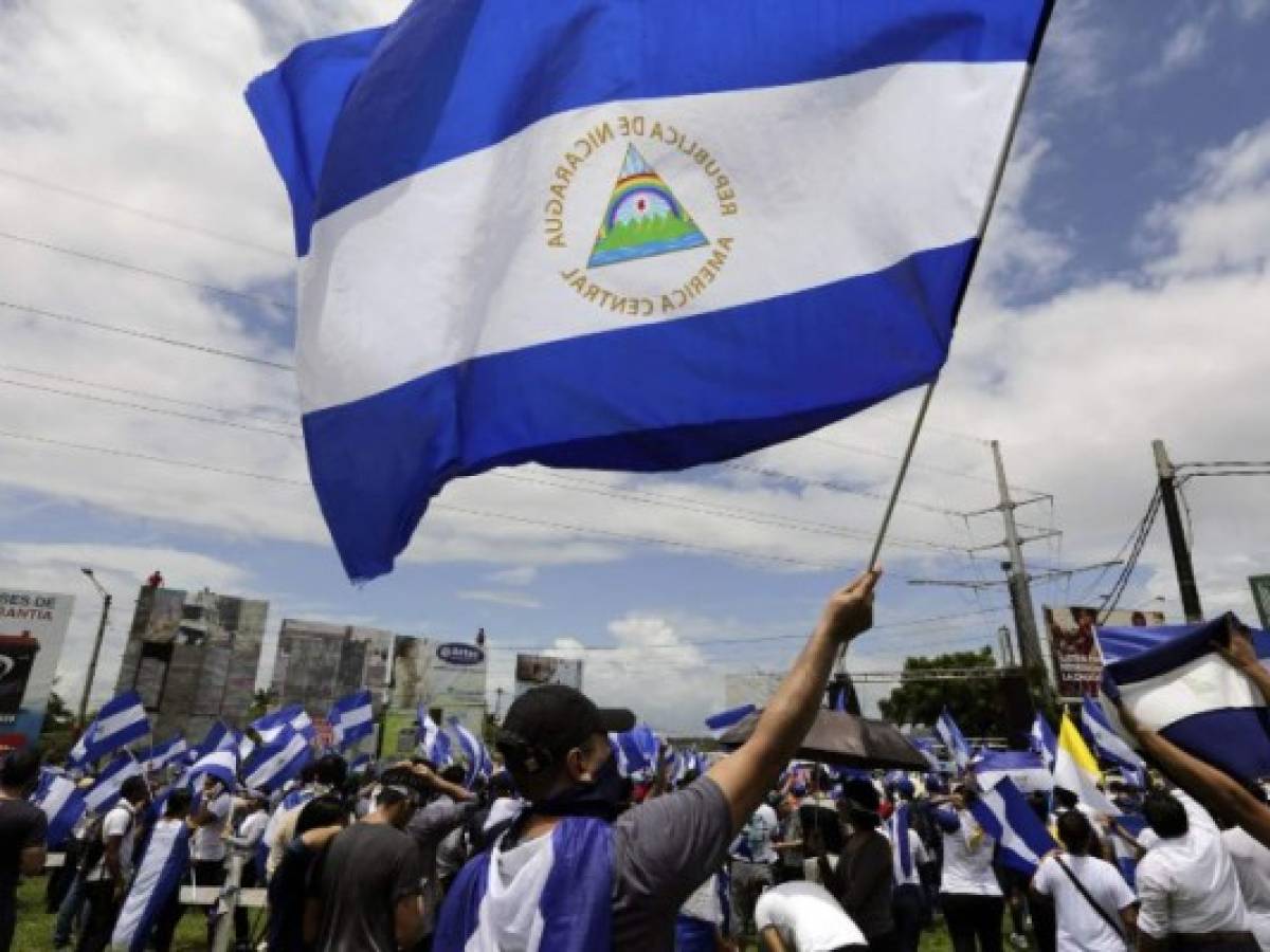 Entre 100 y 150 nicaragüenses huyen a diario hacia Costa Rica