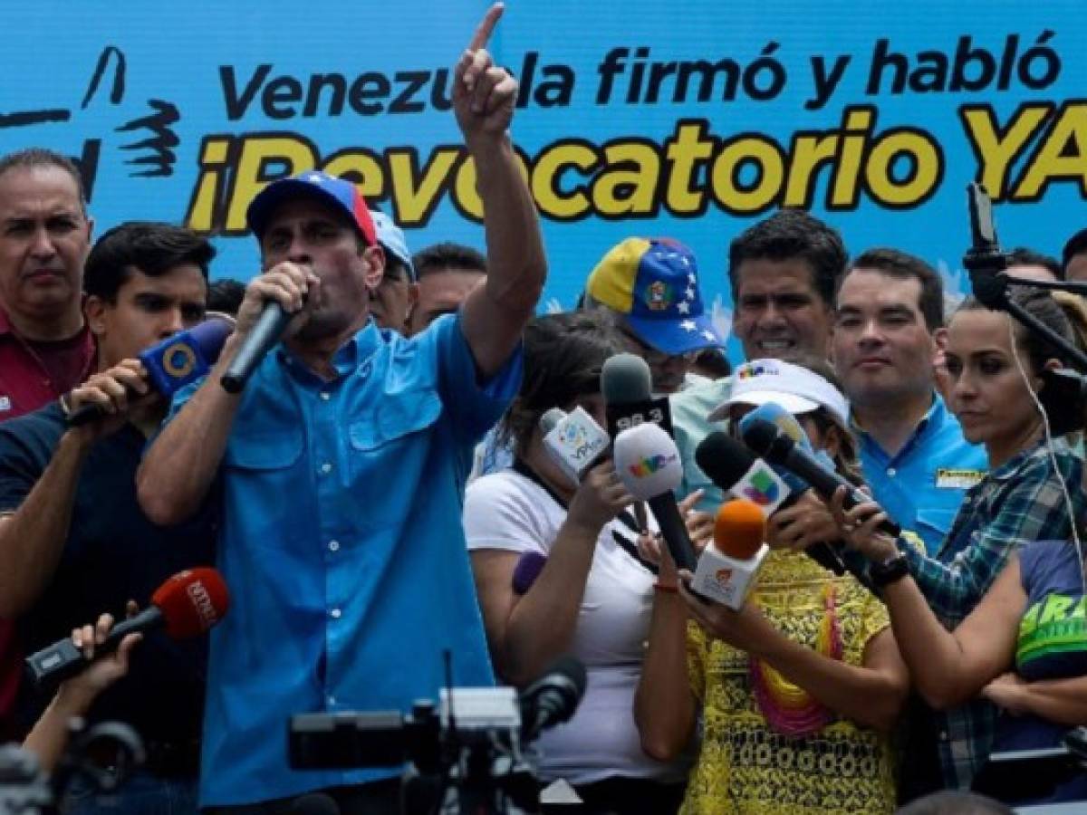 Oposición venezolana aumenta presión por referendo y se moviliza