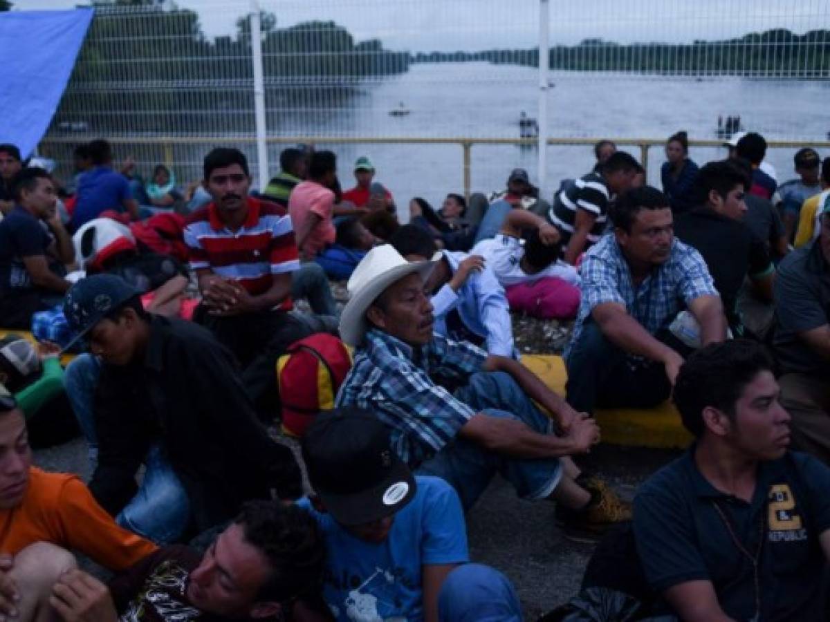 Morales y Hernández denuncian 'motivos políticos' en crisis migratoria hondureña