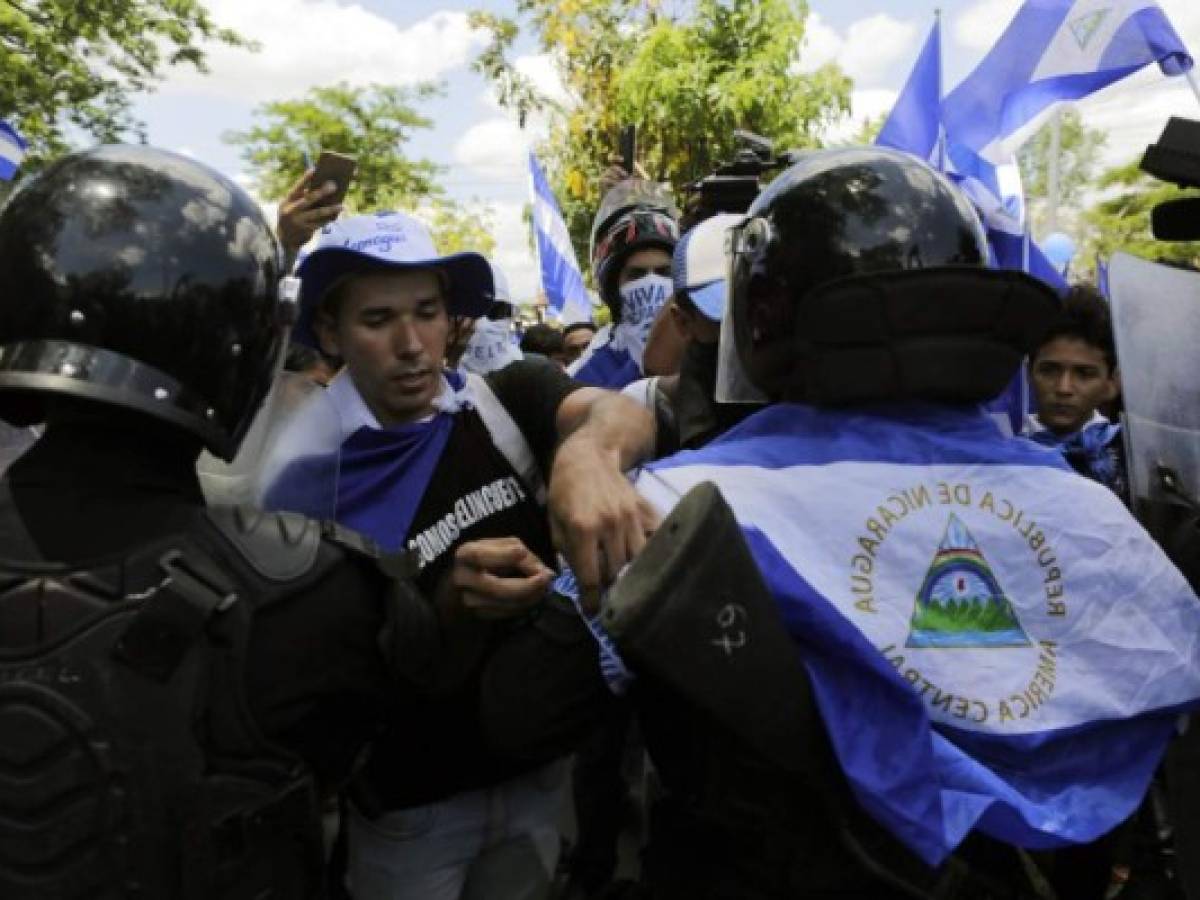 Antimotines bloquearon marcha de universitarios en Nicaragua