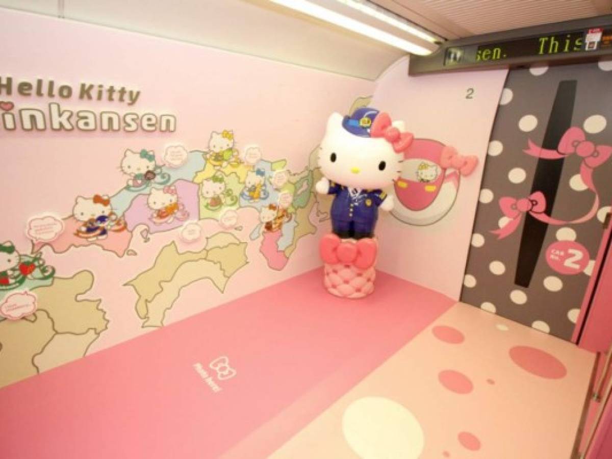 ¡Todos a bordo! El tren de Hello Kitty ya recorre Japón