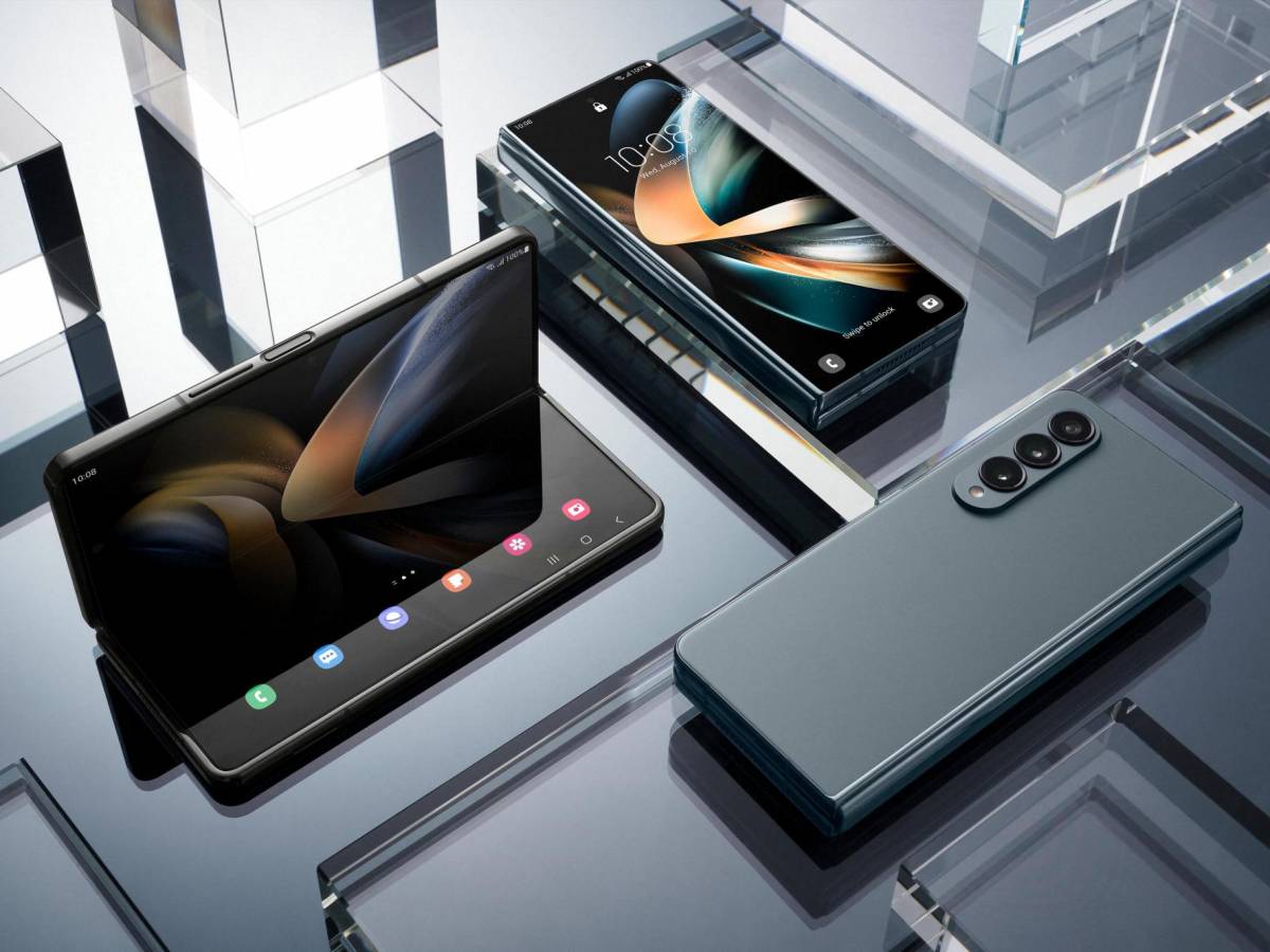 <i>La pantalla externa del Z Fold 4 es más versátil y su pantalla interna es más ancha, lo que ayuda en la productividad de los usuarios.</i> <i>La pantalla externa del Z Fold 4 es más versátil y su pantalla interna es más ancha, lo que ayuda en la productividad de los usuarios.</i>