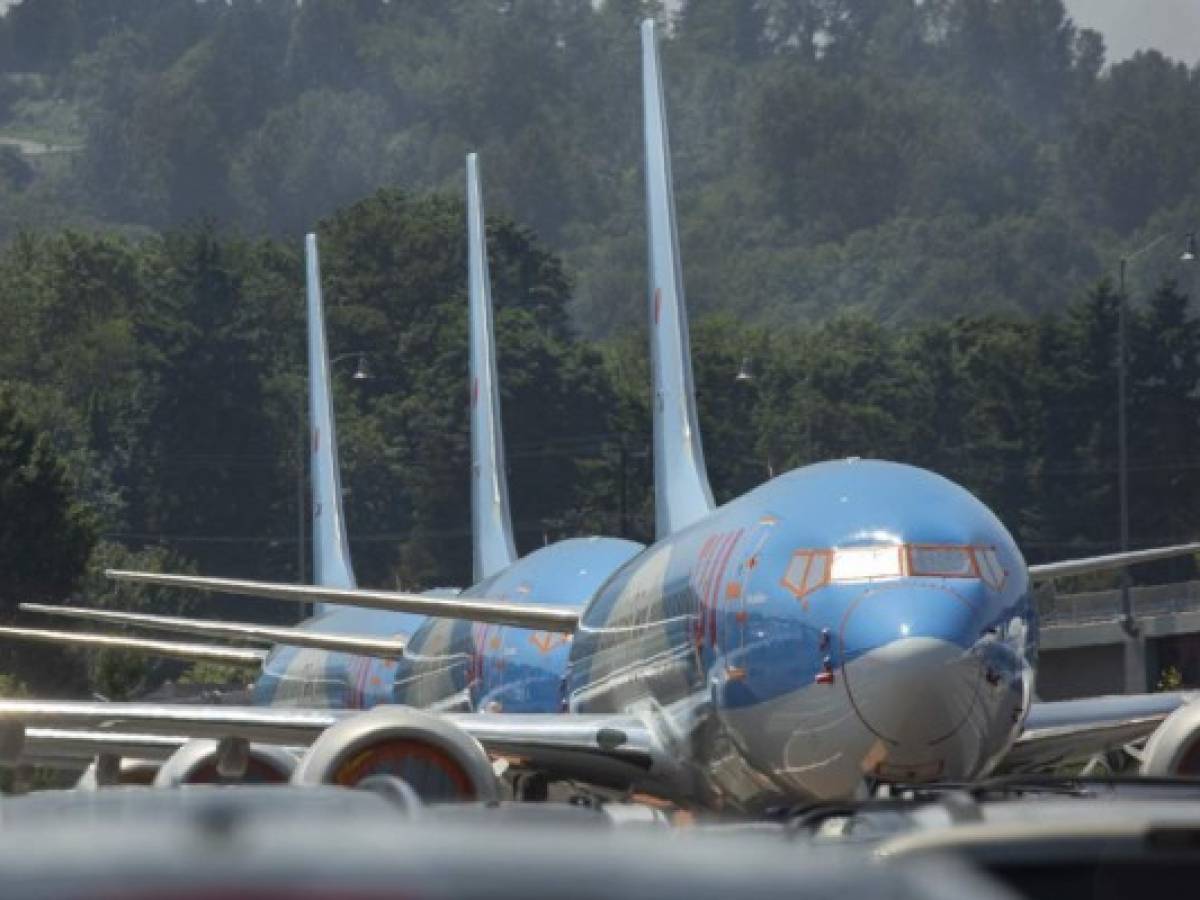 Boeing admite defectos en alas de los aviones 737