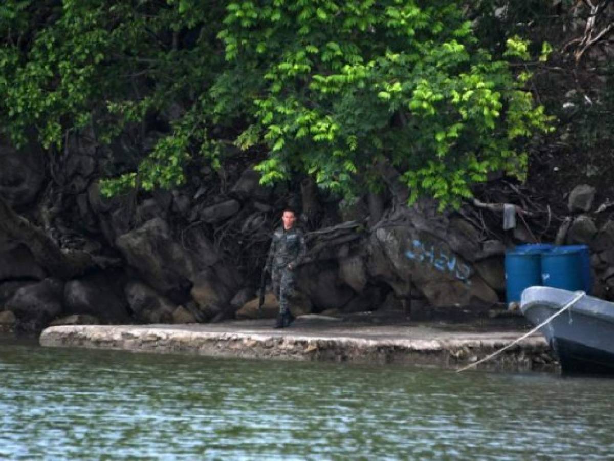 El ejército hondureño mantiene un grupo de militares en el islote. Honduras reclama al islote como propio.