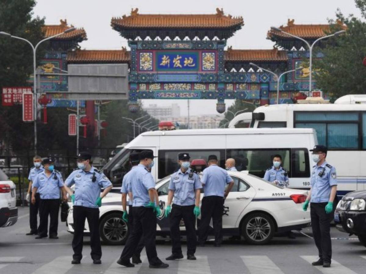 Beijing cierra su mercado más grande por brote de 45 casos asintomáticos de COVID-19