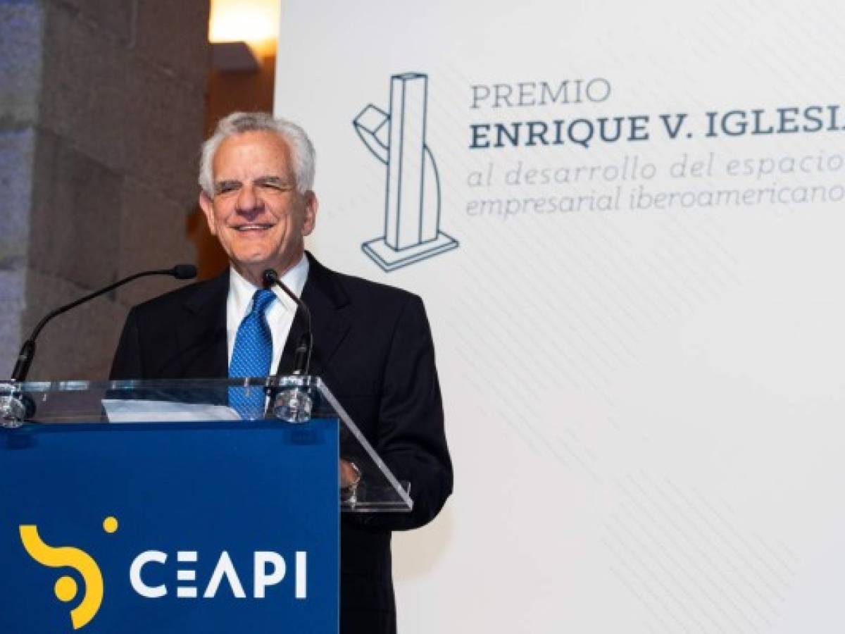 El empresario panameño Stanley Motta recibe reconocimiento por el Premio Enrique V. Iglesias