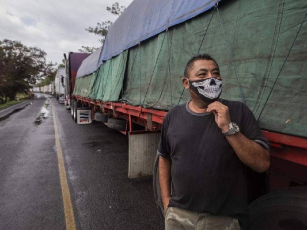 La realidad de los camioneros centroamericanos atrapados en frontera Nicaragua-Costa Rica