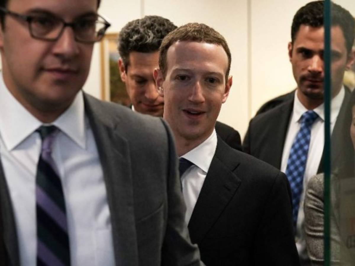 Mark Zuckerberg asumirá responsabilidad por caso Cambridge Analytica