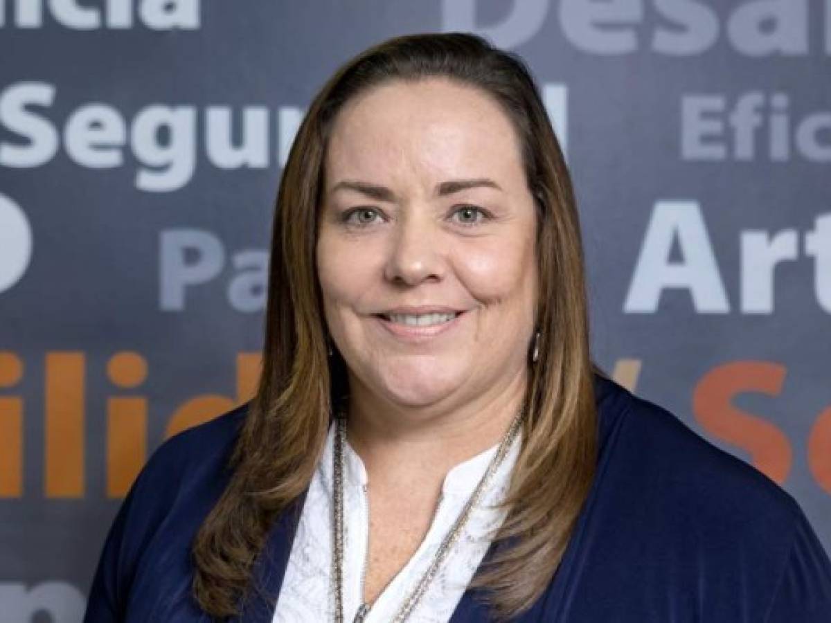 AED: Accionar de las empresas y la nueva realidadPara Olga Sauma, Directora ejecutiva de Asociación Empresarial para el Desarrollo (AED), la agenda de RSE no se ha visto transformada por la pandemia, sino que está definida por los Objetivos de Desarrollo Sostenible, una agenda global del 2015 al 2030 que se convierte a su vez en una agenda local en cada uno de nuestros países, con prioridades y focos específicos para nuestros sectores de actividad económica y nuestras empresas. Lo que sí sucedió es que se profundizaron mucho más las brechas ya existentes y se deben ajustar el accionar y las prioridades de nuestras empresas y organizaciones a esta nueva realidad.