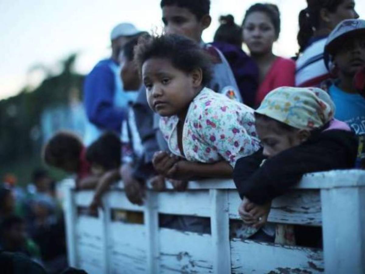 El Salvador y Guatemala investigarán a involucrados en organización de caravanas migrantes