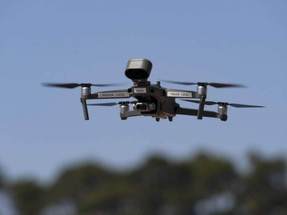 Drones, cámaras y franjas por edad: Playas españolas se adaptan al virus