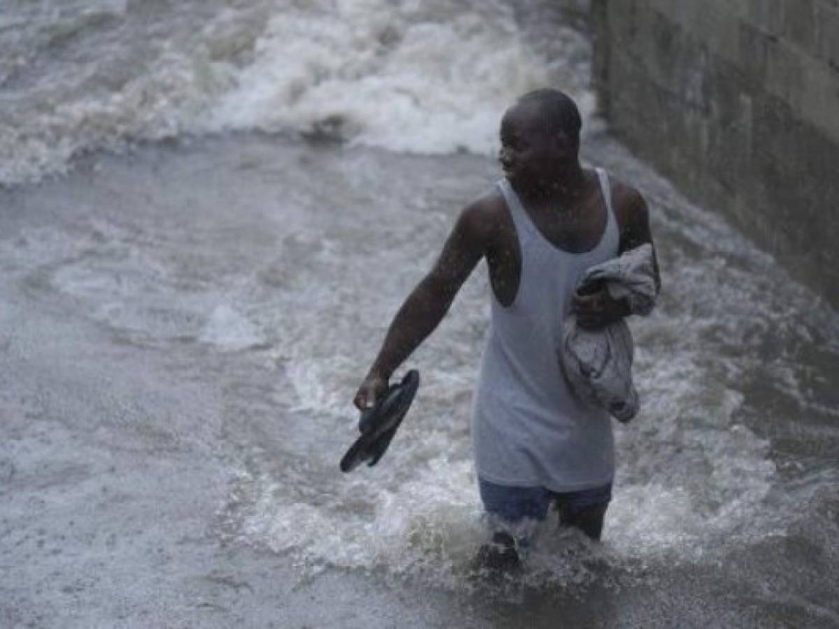 Huracán Irma causa inundaciones en R. Dominicana y se dirige a costa norte de Haití