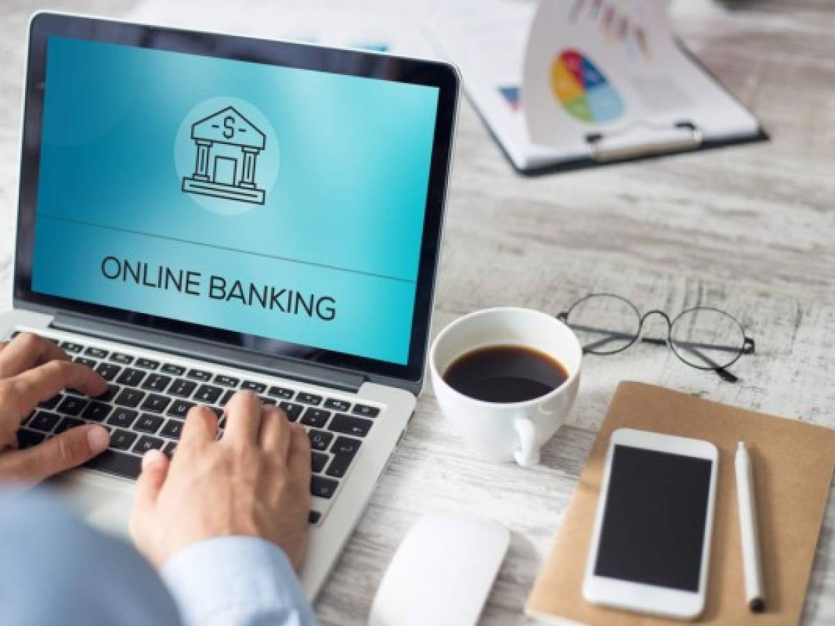 Seis claves para ayudar a los adultos mayores a mejorar su experiencia con la banca en línea