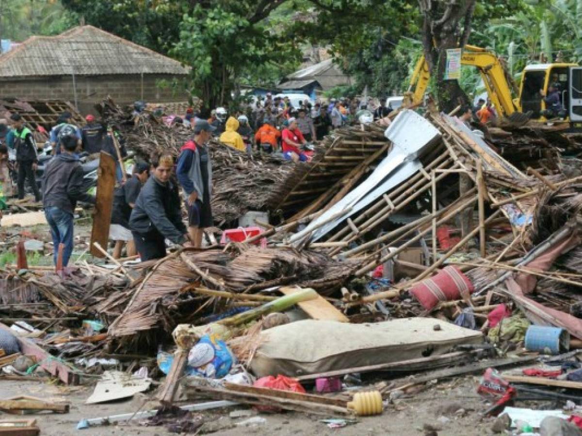 Tsunami impacta Indonesia y deja al menos 281 muertos