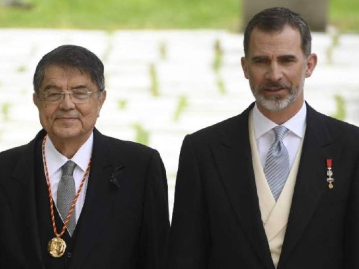 El pasado 23 de abril, Sergio Ramírez Mercado (izquierda), escritor e intelectual nicaragüense, recibió de manos del rey Felipe VI de España la medalla y la estatua del Premio Cervantes 2017.