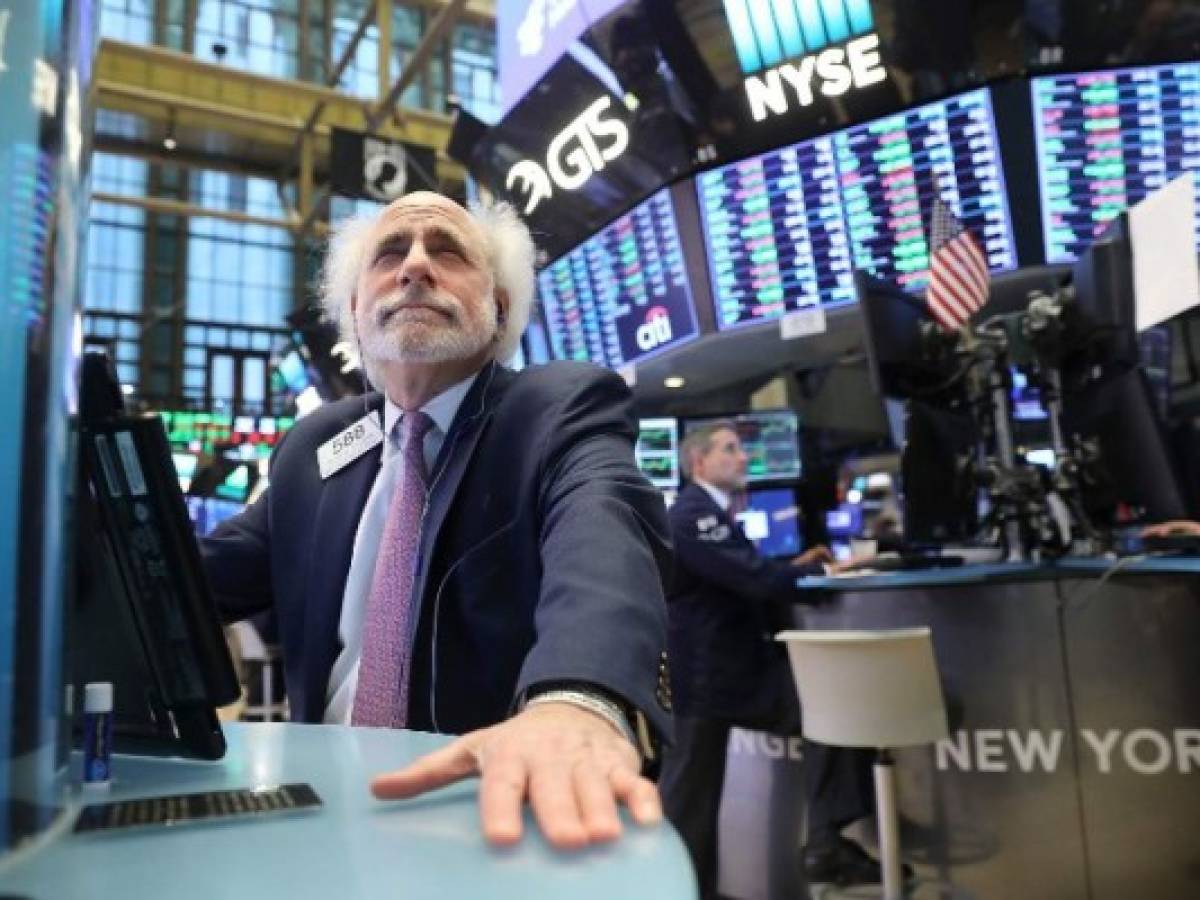 Wall Street recae: El Dow Jones pierde 4,16%