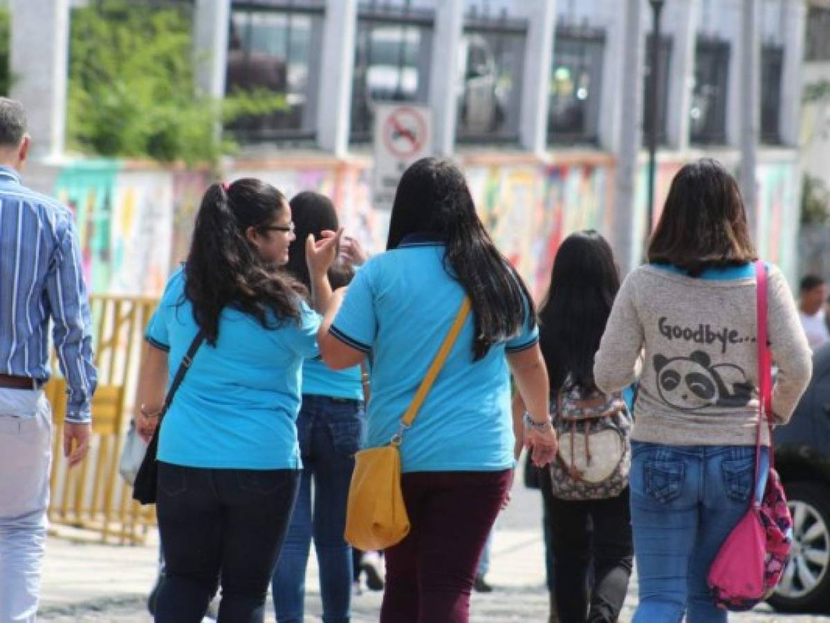 Más de un millón de estudiantes vuelven a clases en Costa Rica tras dos años de pandemia  