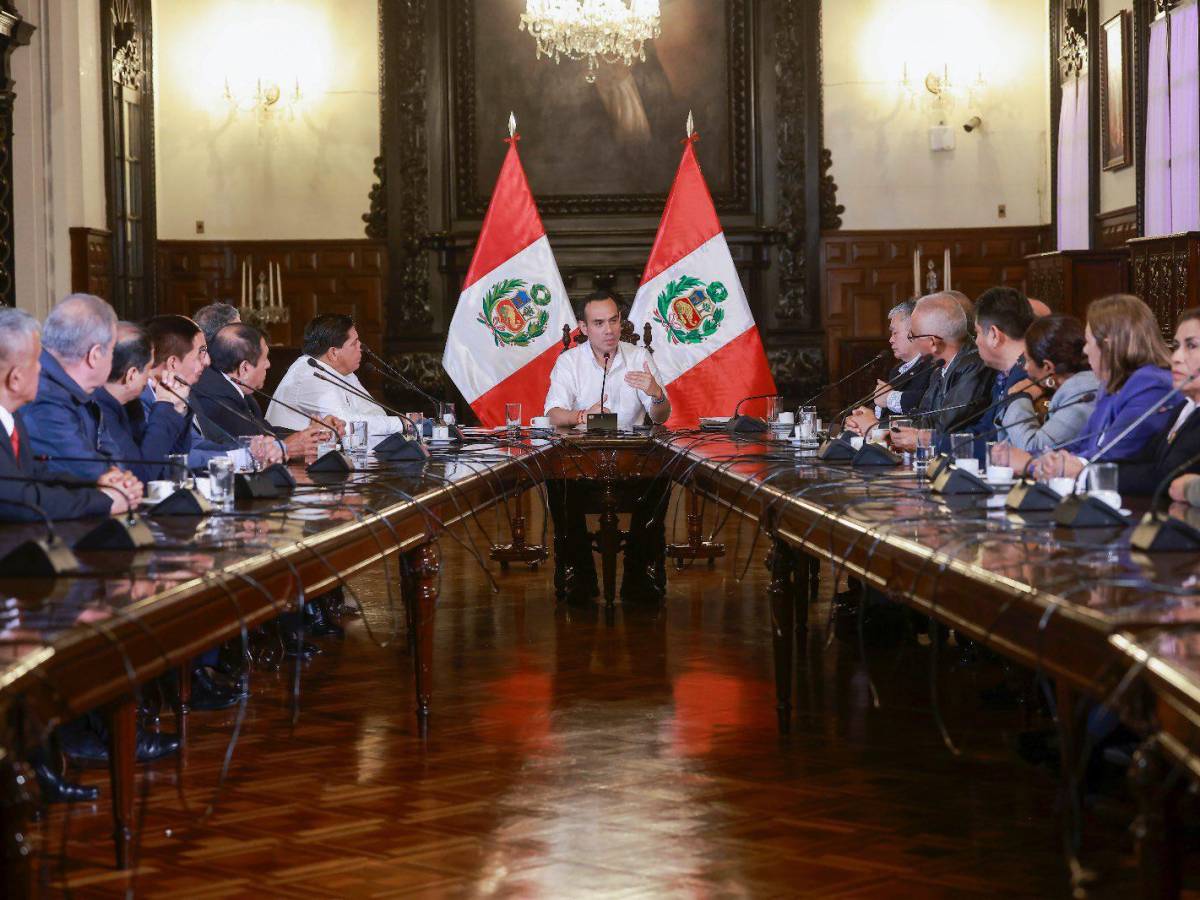 Mayoría de peruanos creen que todo seguirá igual con nuevo gobierno, según encuesta Mayoría de peruanos creen que todo seguirá igual con nuevo gobierno, según encuesta