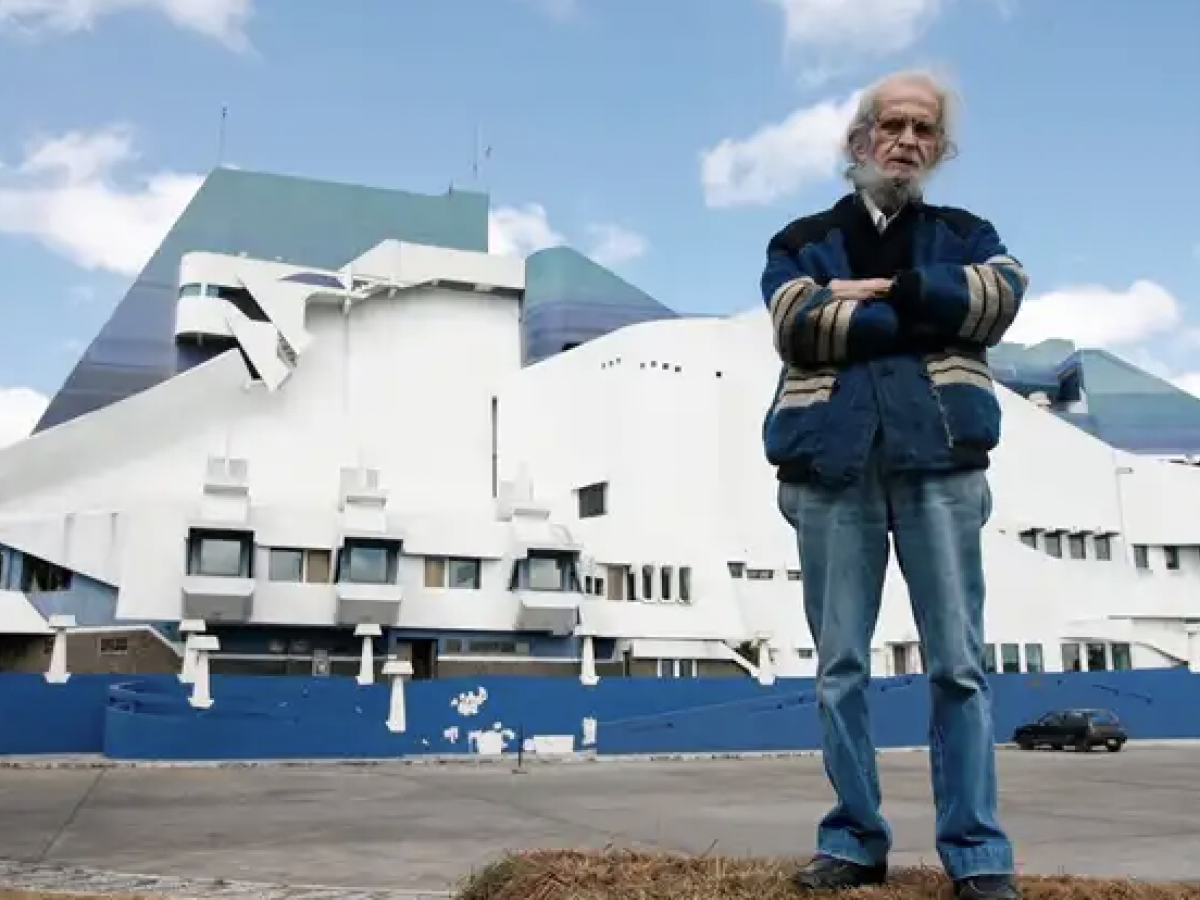 Efraín Recinos, el artista multifacético de Guatemala que también escribía Efraín Recinos, el artista multifacético de Guatemala que también escribía
