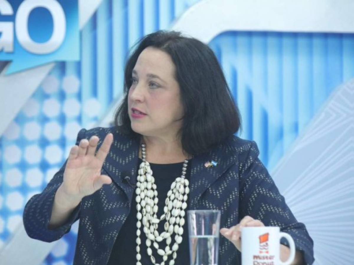 Embajadora EE.UU. en El Salvador: Sin combate a la corrupción nunca habrá suficiente dinero