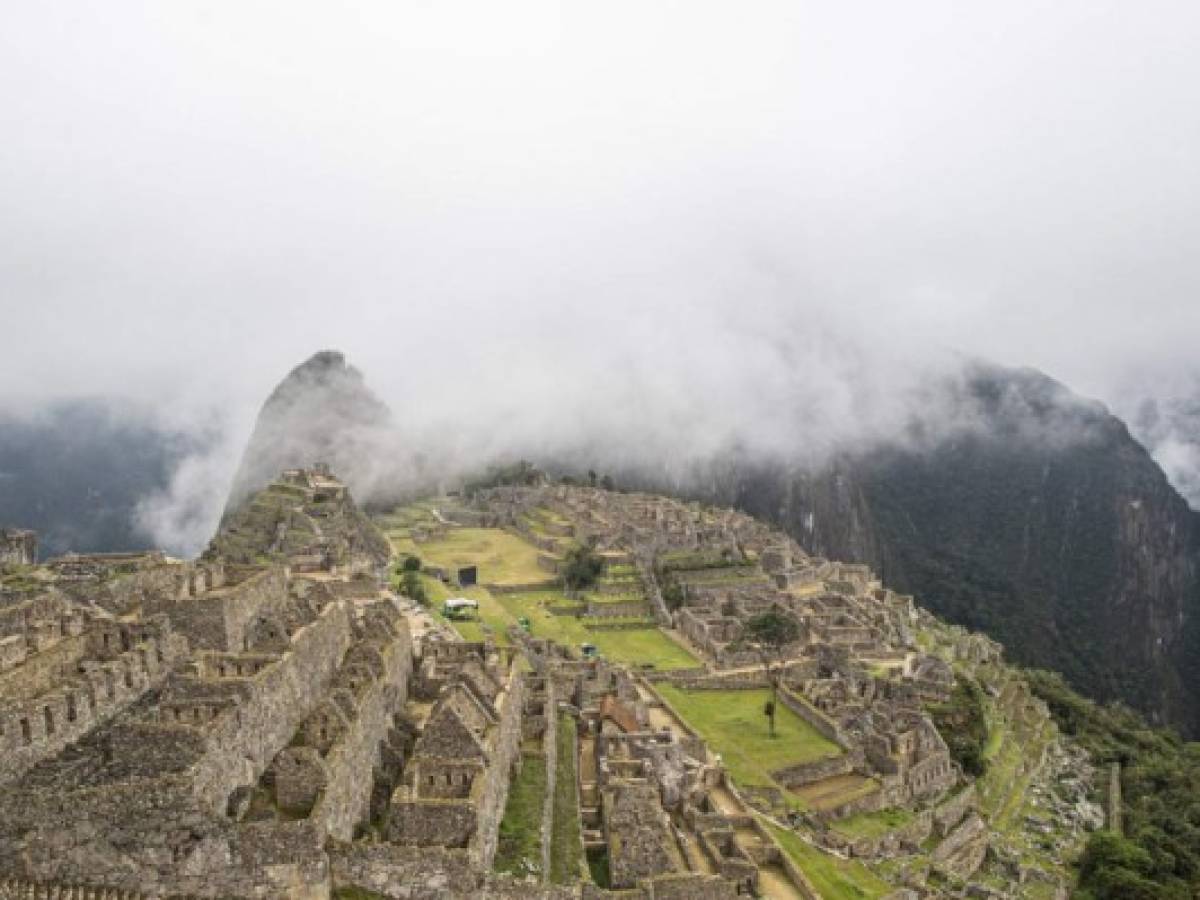 Machu Picchu cierra por protestas contra servicio de trenes