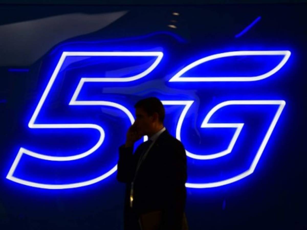 Trump insta a Reino Unido a tener 'mucho cuidado' con Huawei y la red 5G