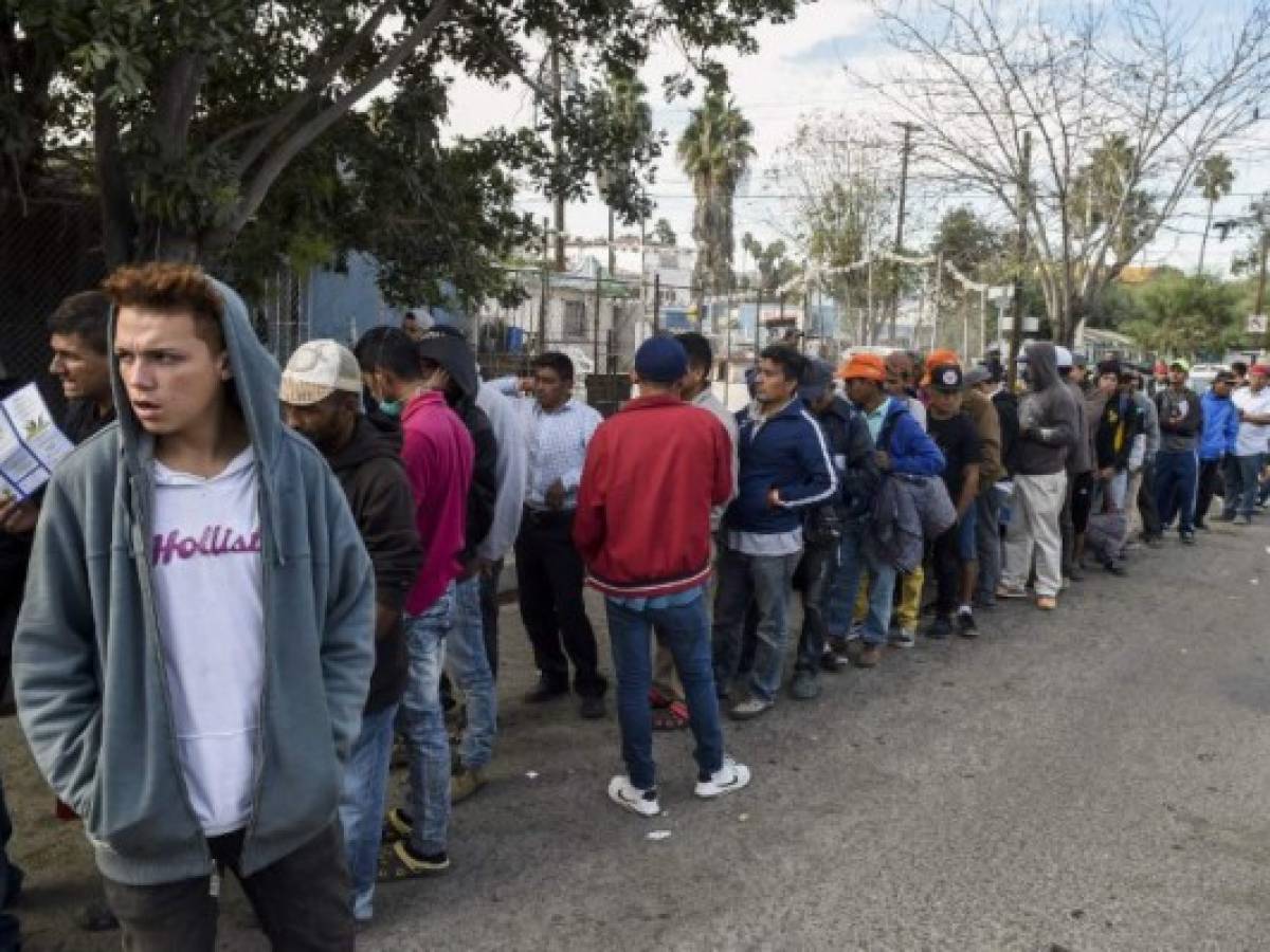 Alcalde de Tijuana rechaza a los miles de centroamericanos que van en caravana