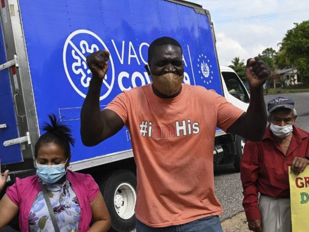 Hondureños celebran llegada de vacunas anticovid donadas por El Salvador