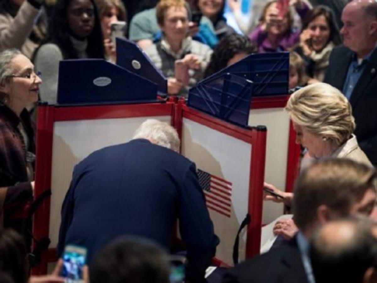 Hillary Clinton ya votó en las presidenciales de EEUU
