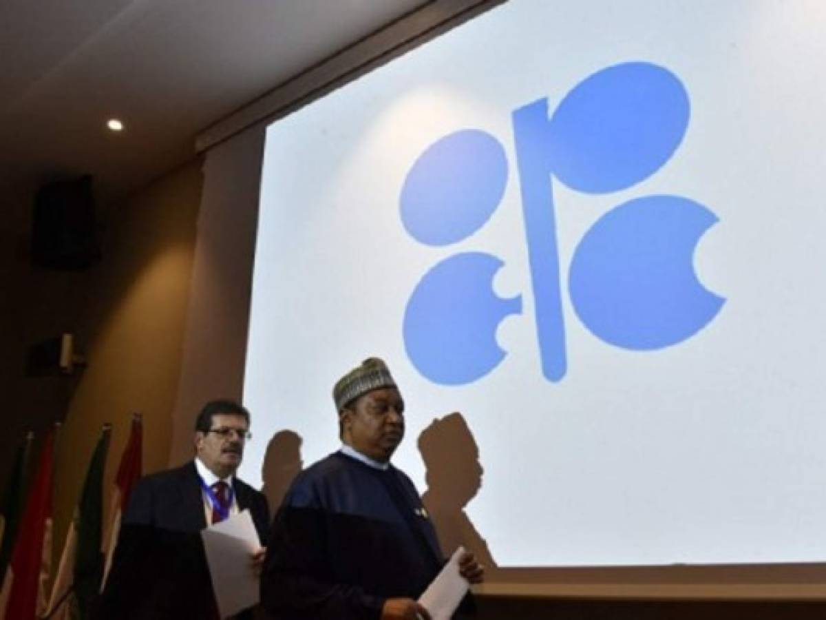 La OPEP intenta sellar acuerdo para limitar su producción de petróleo