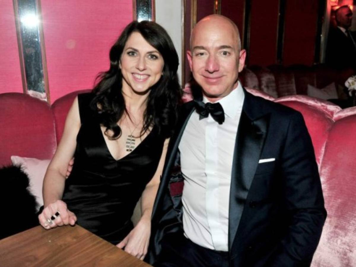 Exesposa de Bezos se queda con el 4% de las acciones de Amazon