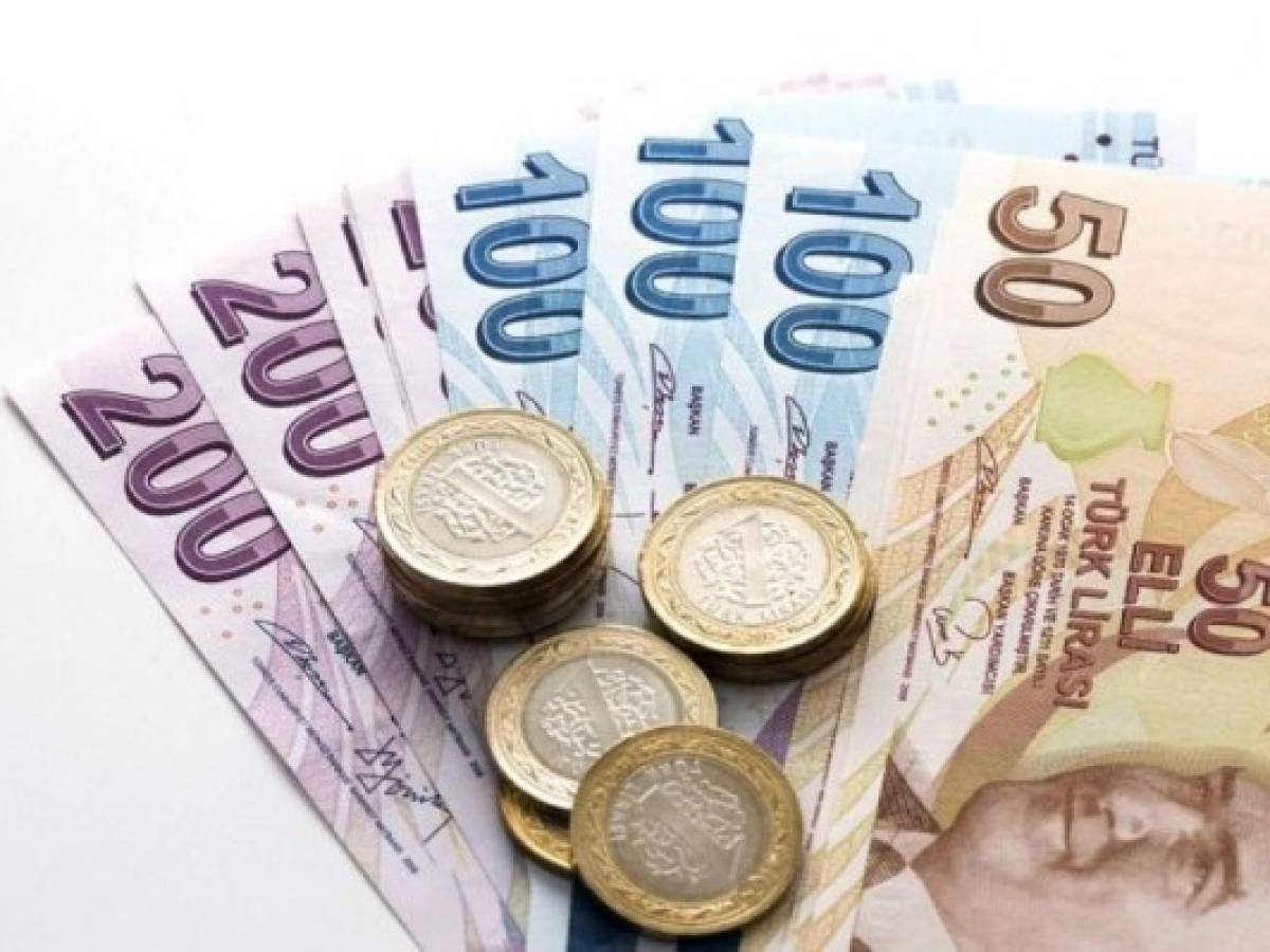 Turquía es una bomba de tiempo: la lira se derrumba