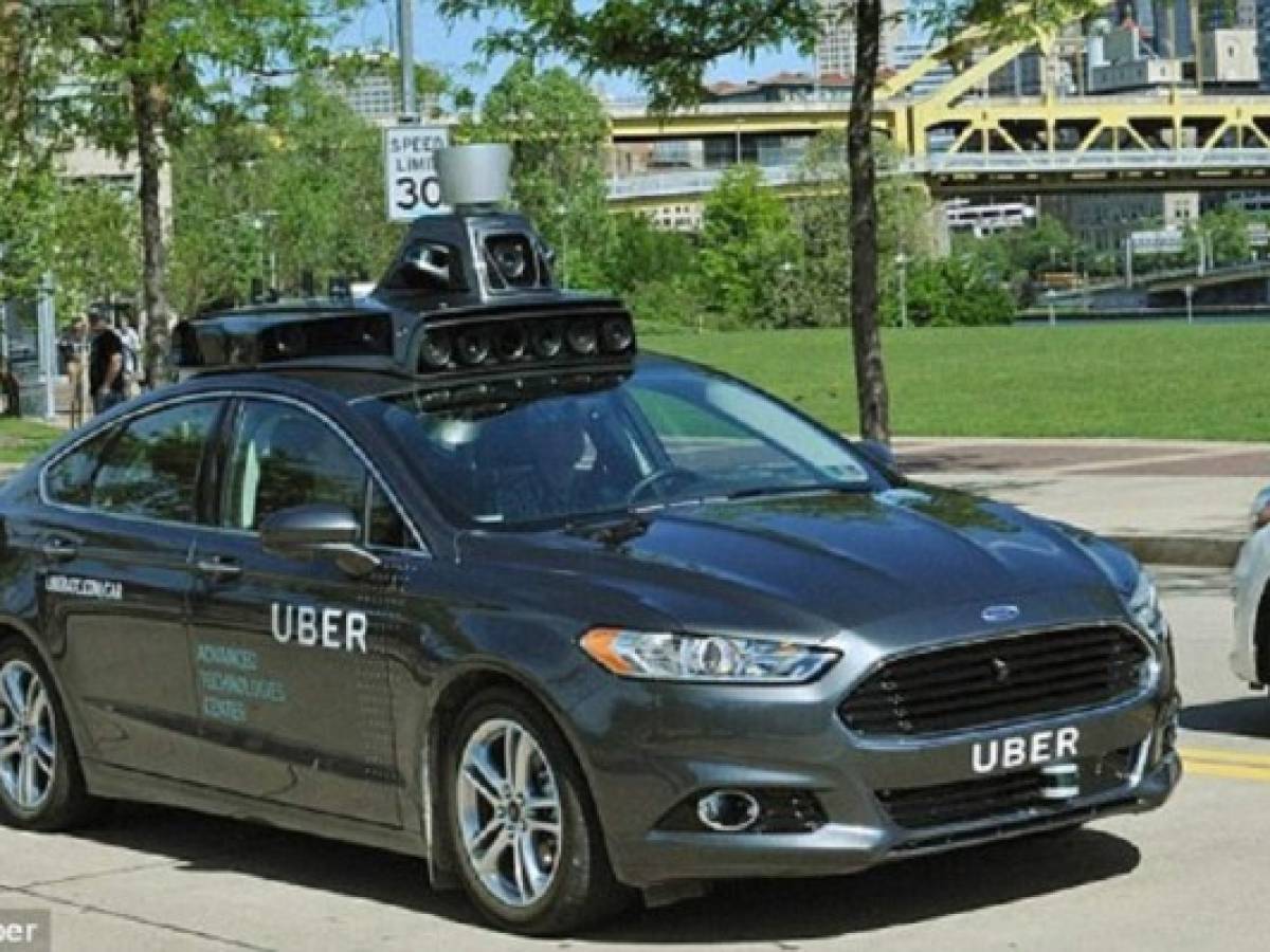 Uber inicia pruebas de vehículo sin conductor