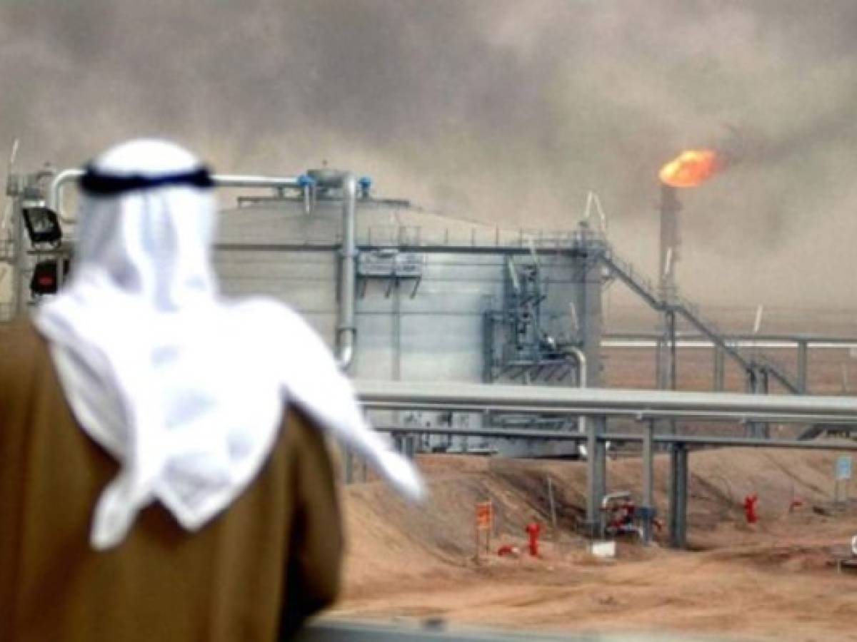 Guerra del petróleo: Arabia Saudí decidida a ganar cueste lo que cueste
