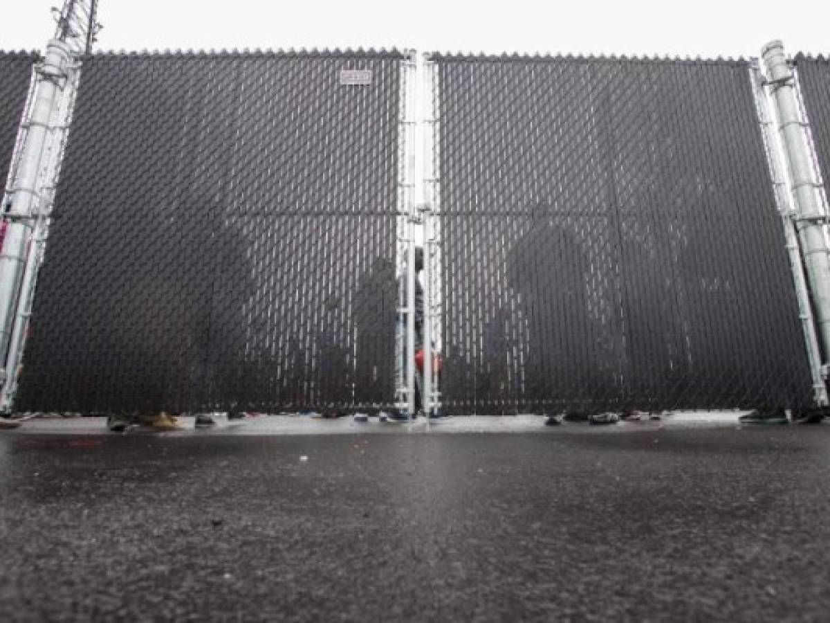 evitar una repetición de la llegada masiva de inmigrantes haitianos en el verano boreal pasado, luego que Estados Unidos decidiera quitarles el TPS que los beneficiaba. Muchos de los refugiados fueron detenidos y enviados a un centro especial Blackpool, Quebec. evitar una repetición de la llegada masiva de inmigrantes haitianos en el verano boreal pasado, luego que Estados Unidos decidiera quitarles el TPS que los beneficiaba. Muchos de los refugiados fueron detenidos y enviados a un centro especial Blackpool, Quebec.