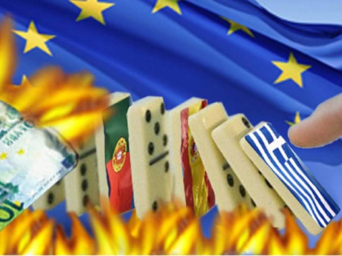 Salida de Grecia del euro generaría 'efecto dominó'
