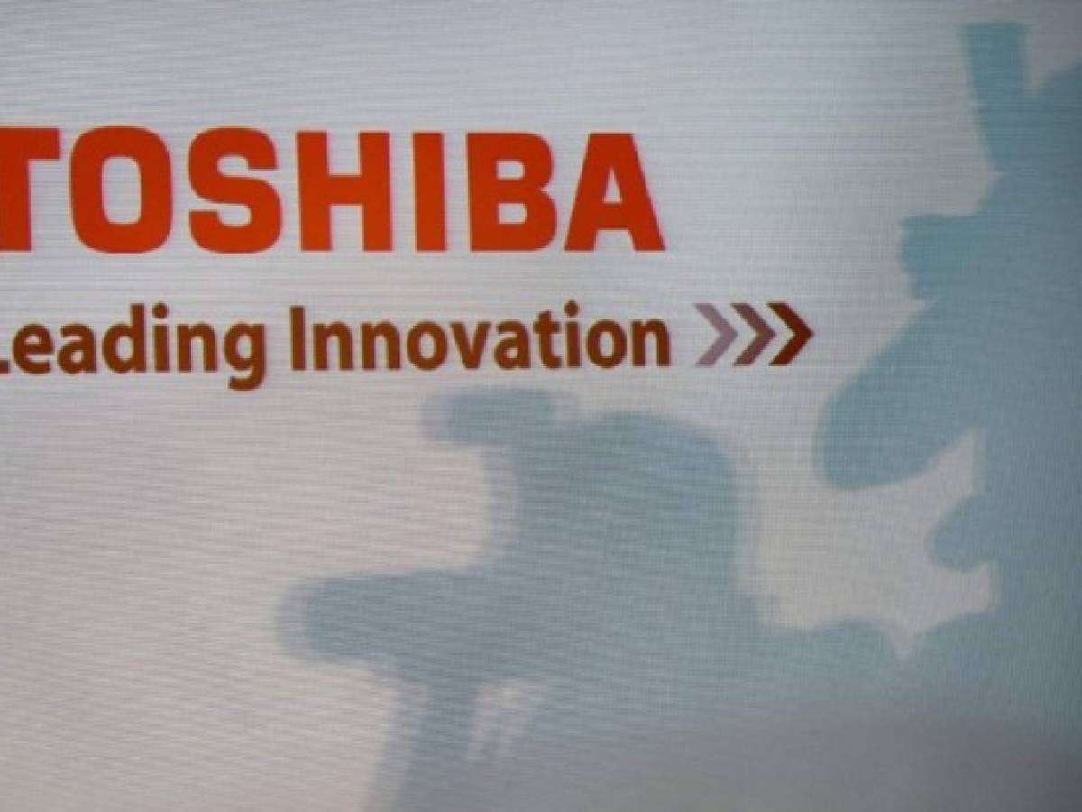Toshiba, con pérdidas récord, suprimirá miles de empleos