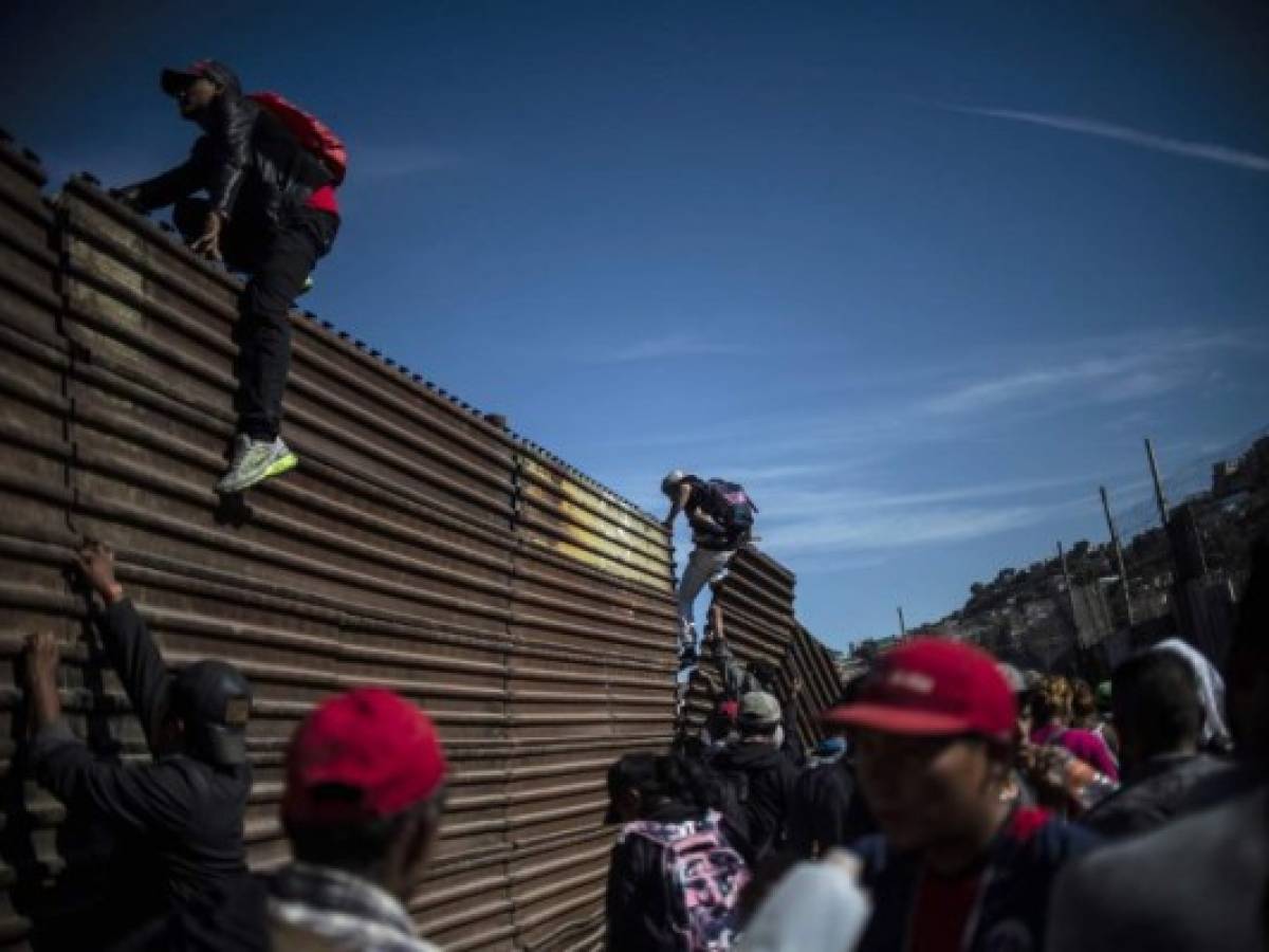 México deportará a migrantes que intentaron ingresar a EE.UU. 'de forma violenta'