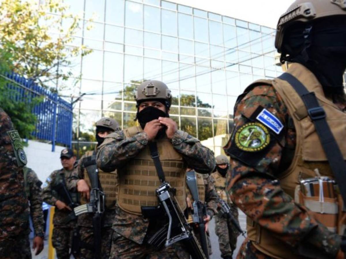 El Salvador: Fiscalía investiga la militarización de la Asamblea Legislativa