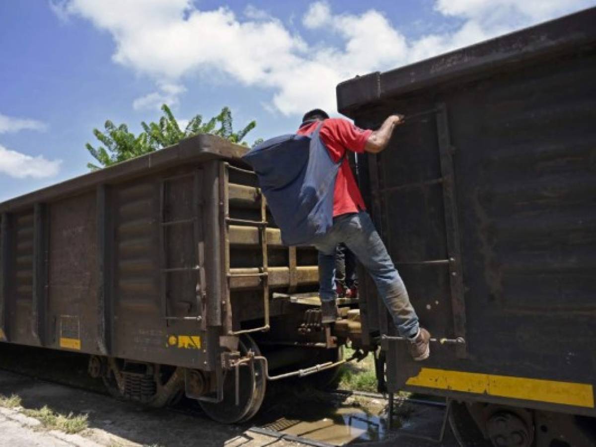 Migrantes toman rutas más peligrosas en México en su paso a EEUU