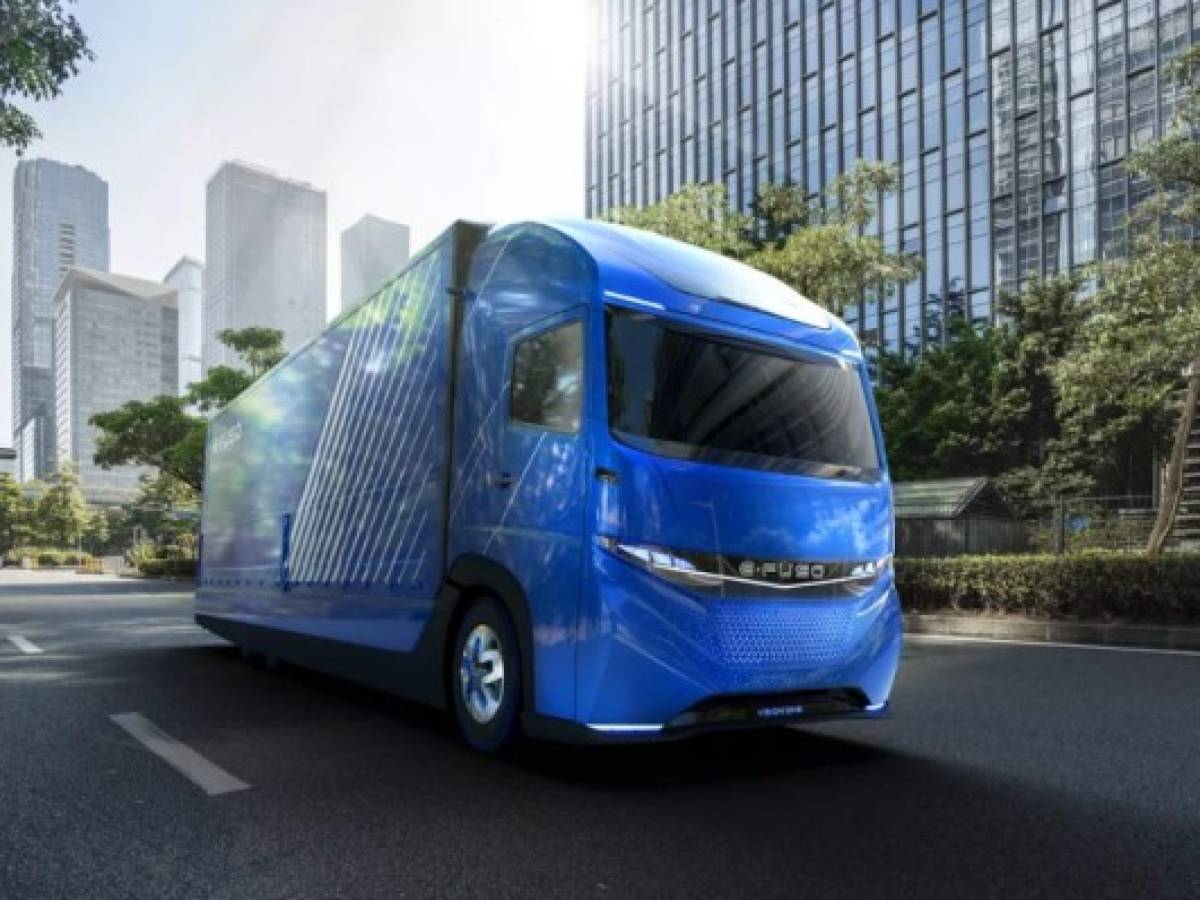 Daimler acelera sus inversiones en camiones eléctricos