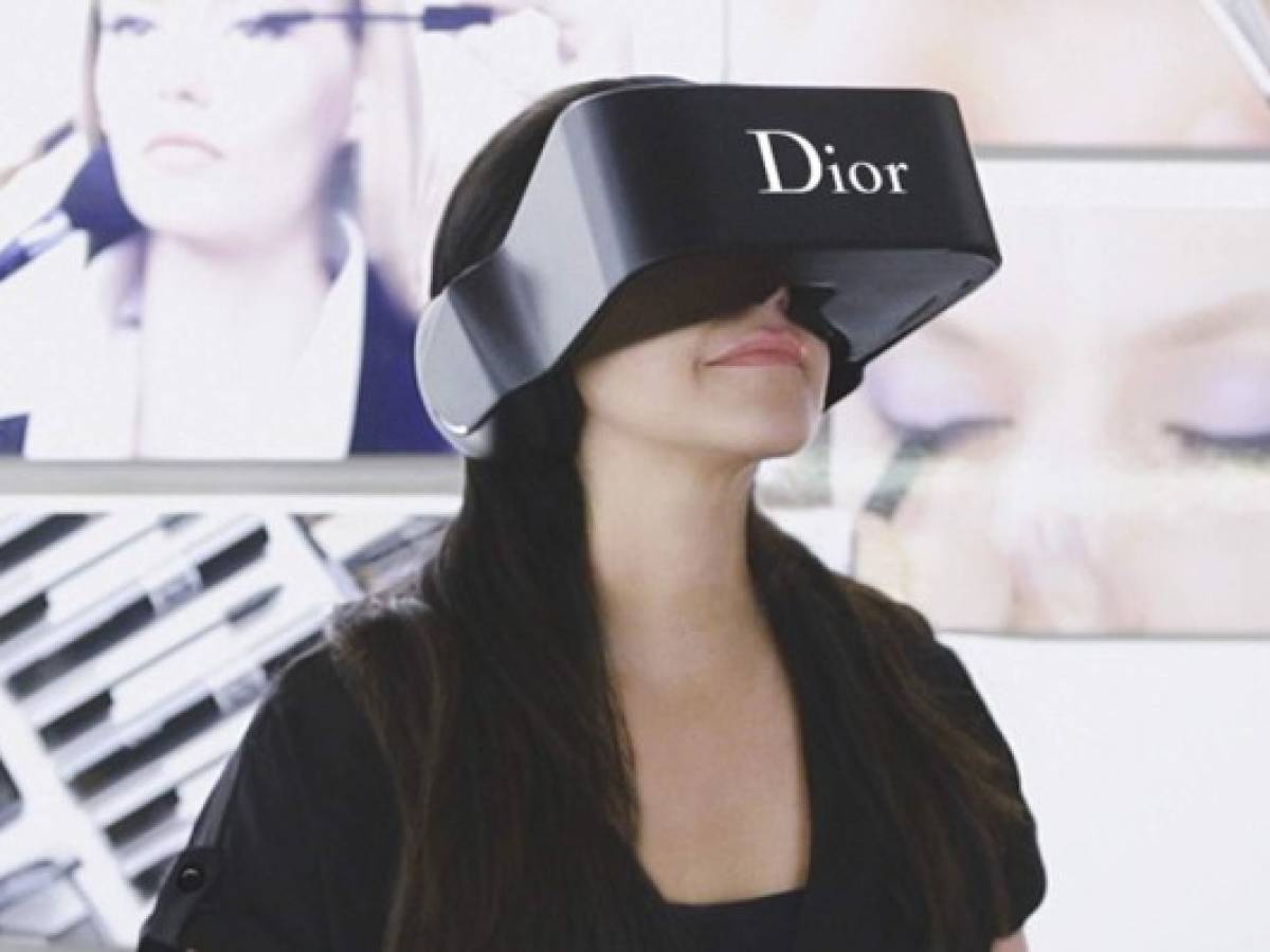 Dior lanza un casco de realidad virtual
