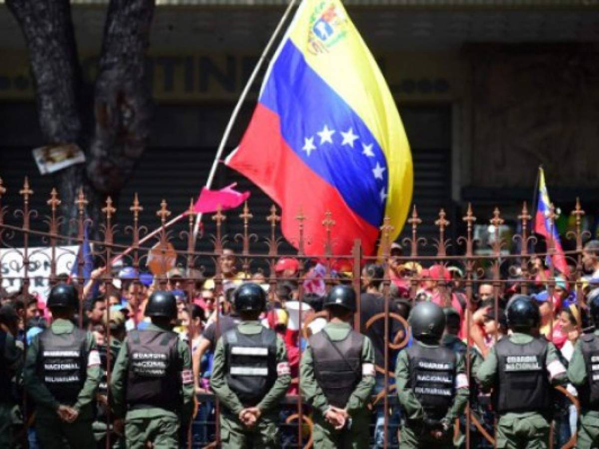 Venezuela: Maduro y la oposición alistan sus armas para huelga general