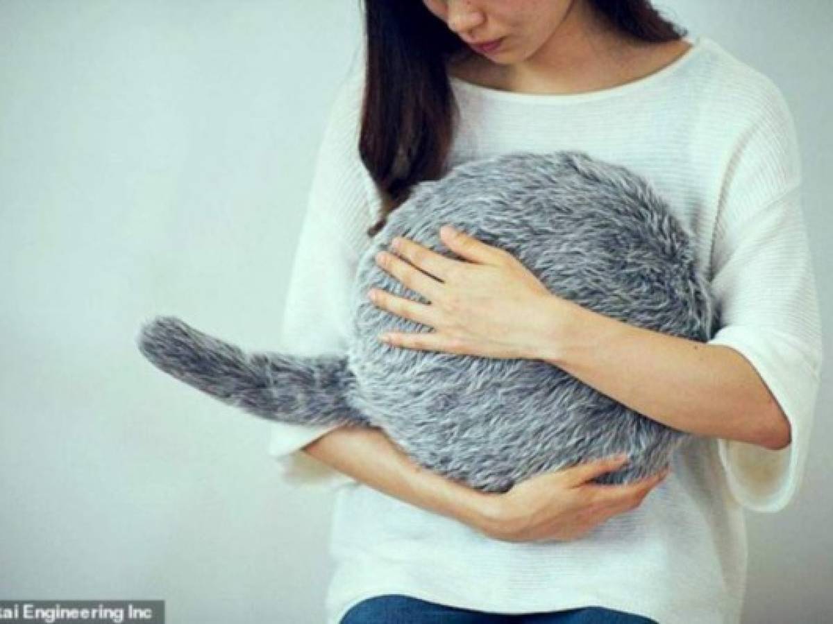 Yukai hace principalmente Qoobo, una almohada suave con una cola mecánica que se mueve como una mascota real. En junio de 2020, la compañía afirma haber vendido 1.800 robots Qoobo, seis veces más que en junio de 2019 Yukai hace principalmente Qoobo, una almohada suave con una cola mecánica que se mueve como una mascota real. En junio de 2020, la compañía afirma haber vendido 1.800 robots Qoobo, seis veces más que en junio de 2019