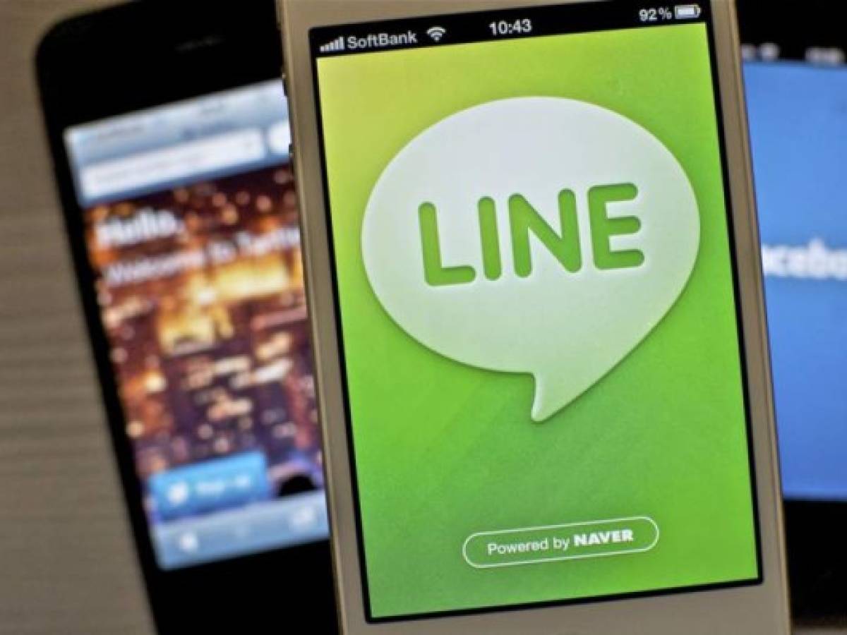 Line no sólo se puede utilizar en el celular, sino que también existe una versión para la computadora. Line no sólo se puede utilizar en el celular, sino que también existe una versión para la computadora.