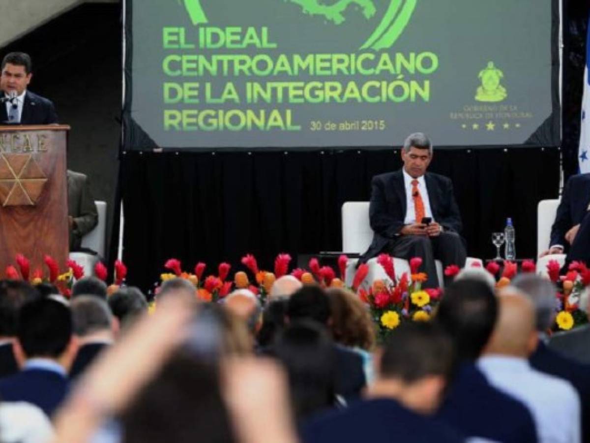 Presidente de Honduras lidera ola integracionista del Istmo