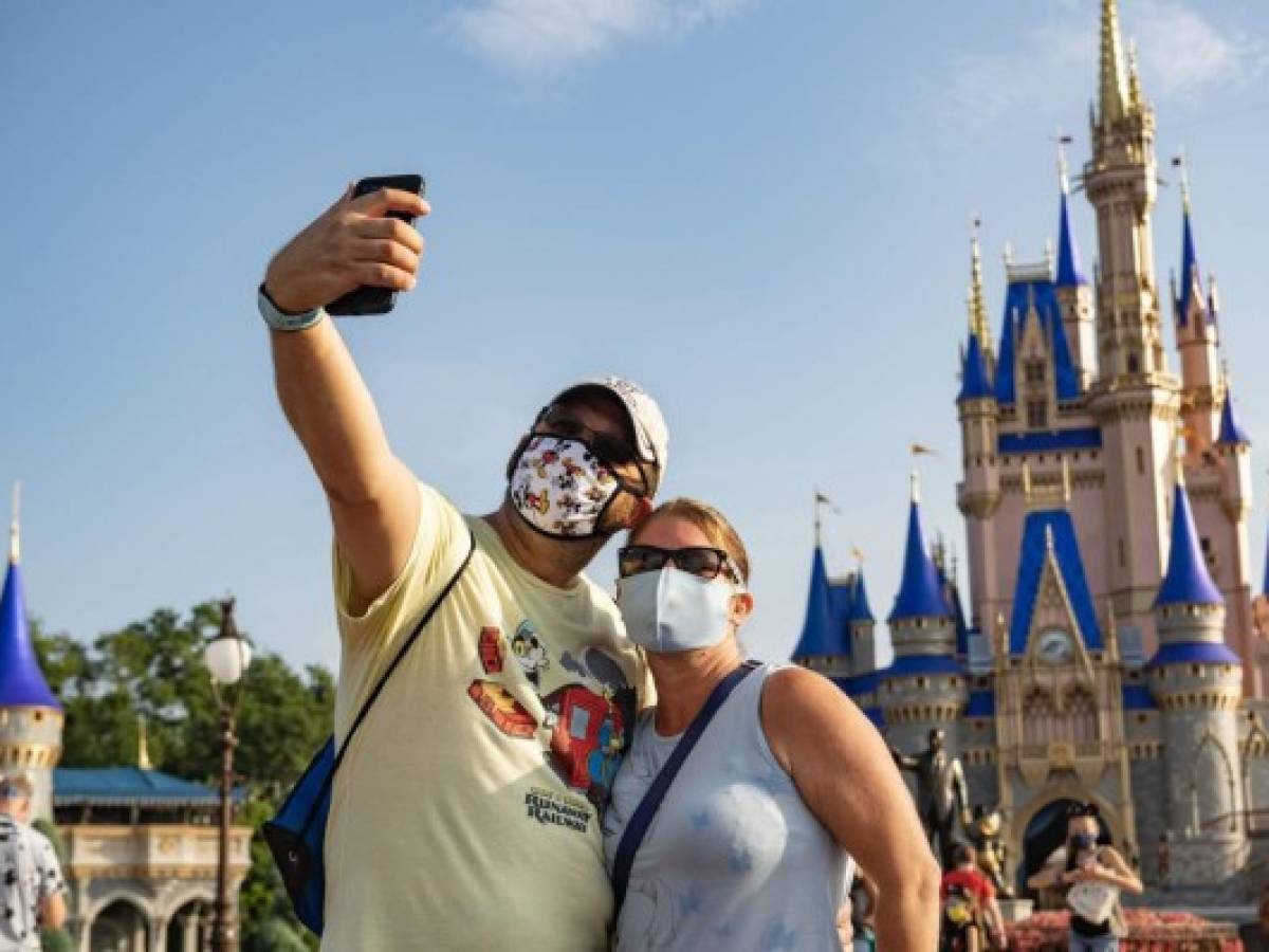 Disney flexibiliza el uso de mascarillas en sus parques en EEUU