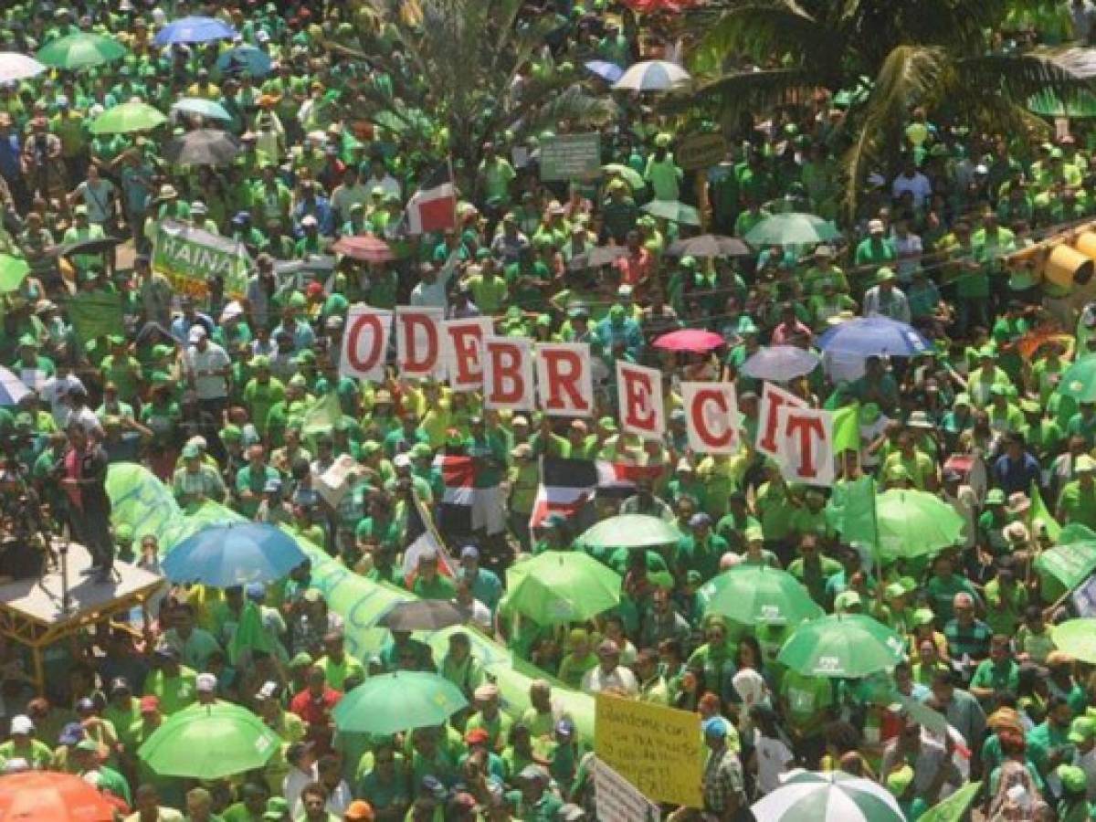Miles de personas marchan en República Dominicana contra Odebrecht