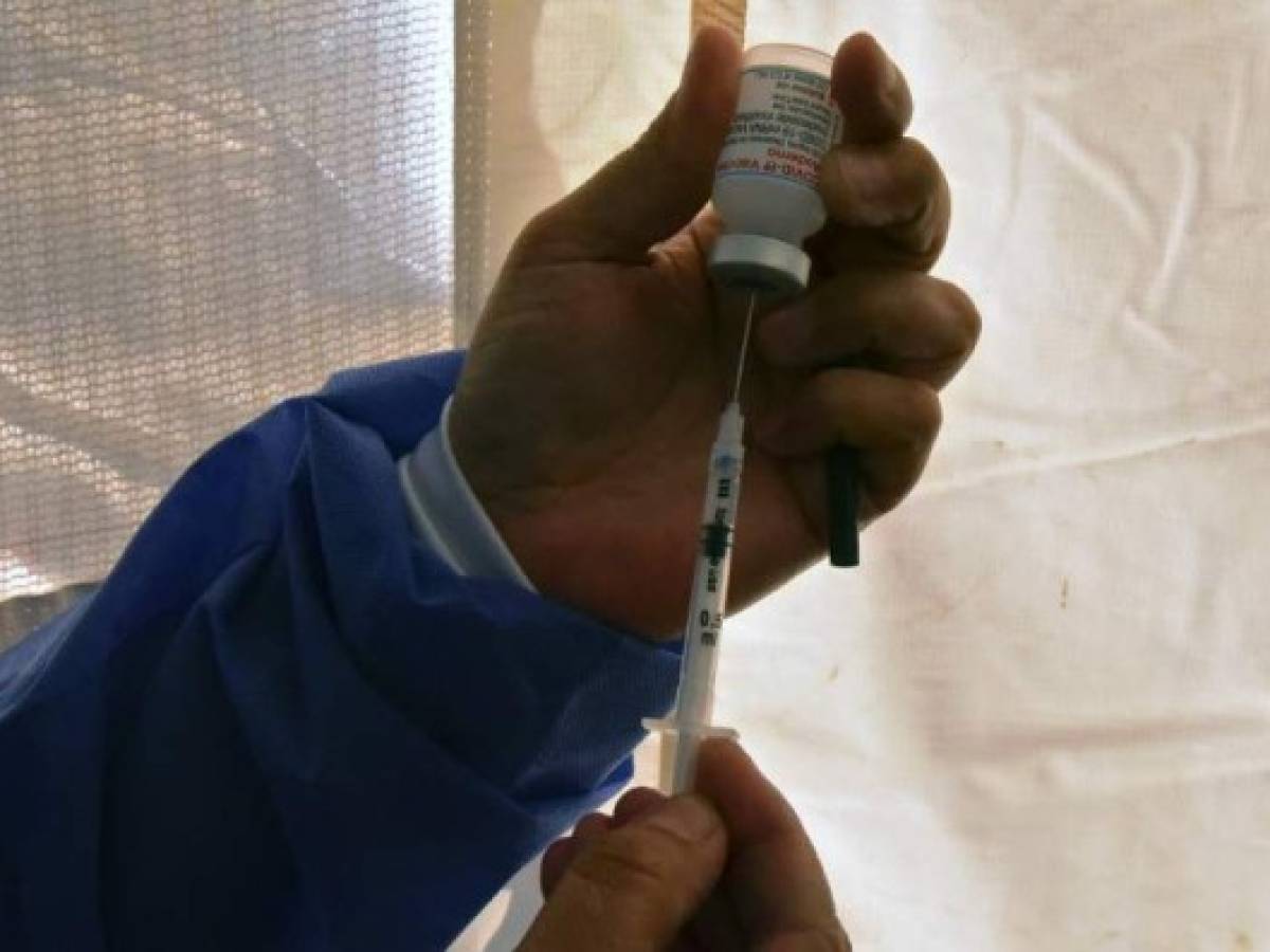 Esta posibilidad también brindaría una solución a la escasez de una marca en algunos países, puesto que se podría completar con otra no igual. Esta posibilidad también brindaría una solución a la escasez de una marca en algunos países, puesto que se podría completar con otra no igual.